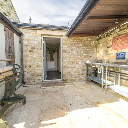 Wharfe Camp Adults Only Glamping Pod *